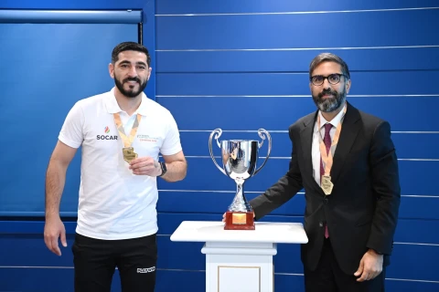 Rövşən Nəcəf Dünya Korporativ Oyunlarının qalibi olan komanda ilə görüşüb - FOTO