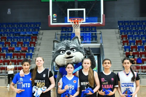 “Neftçi” ABL-də zirvəyə yüksəldi: U-15 qızların çempionu - FOTO