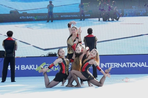 Fəvvarələr meydanında gimnastika şousu: 900 iştirakçı, 60 komanda - FOTO
