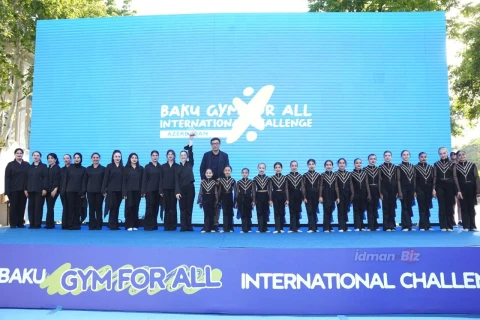 Fəvvarələr meydanında gimnastika şousu: 900 iştirakçı, 60 komanda - FOTO