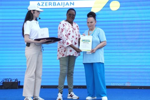 Fəvvarələr meydanında gimnastika şousu: 900 iştirakçı, 60 komanda - FOTO