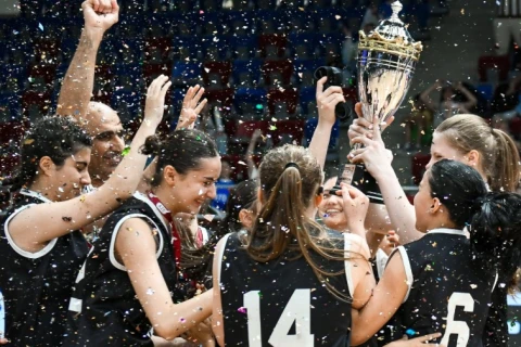 “Neftçi” ABL-də zirvəyə yüksəldi: U-15 qızların çempionu - FOTO