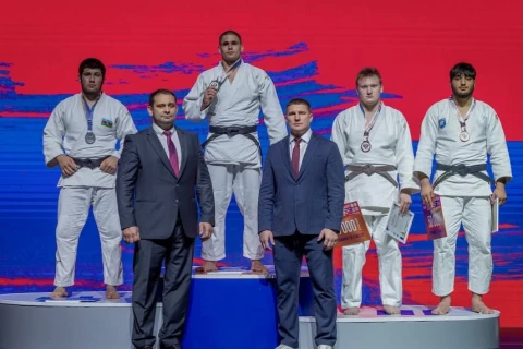 Gənc cüdoçularımız Krasnoyarskdan üç medalla qayıdır
