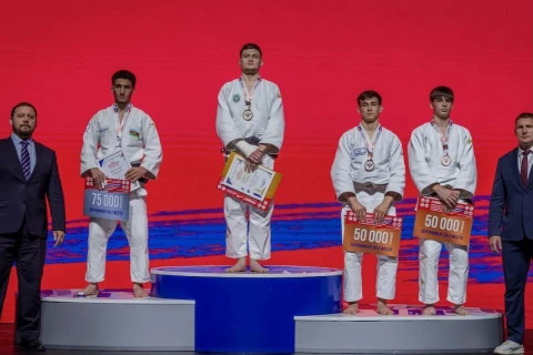 Gənc cüdoçularımız Krasnoyarskdan üç medalla qayıdır