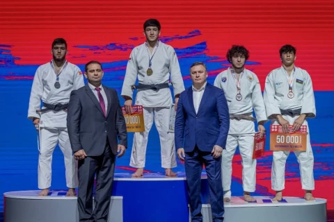 Gənc cüdoçularımız Krasnoyarskdan üç medalla qayıdır
