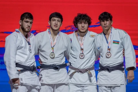 Gənc cüdoçularımız Krasnoyarskdan üç medalla qayıdır