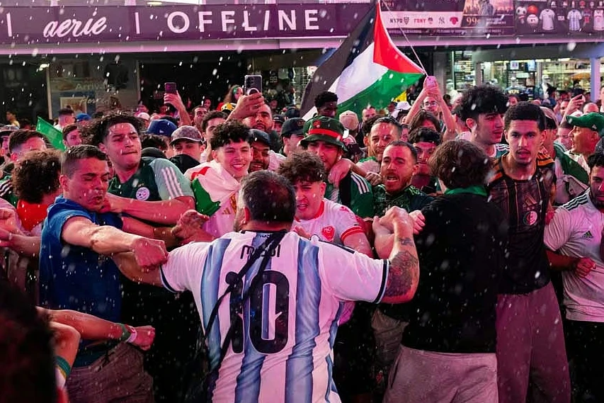 Argentina - Əlcəzair matçından öncə küçə davası - VİDEO