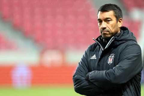 Van Bronkhorst “Feyenoord”un baş məşqçisi vəzifəsinə qayıdıb