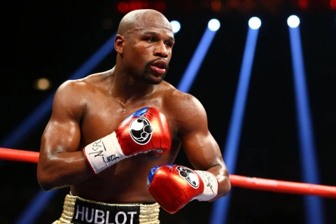 Floyd Meyvezerə qarşı oğurluq və fırıldaqçılıq ittihamları irəli sürülüb