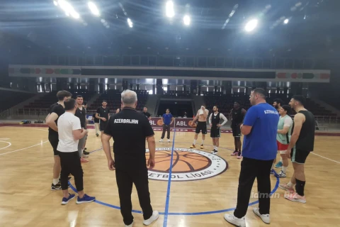 Belarus sınağı öncəsi kişi basketbol millimizin açıq məşqindən GÖRÜNTÜLƏR - FOTO/VİDEO