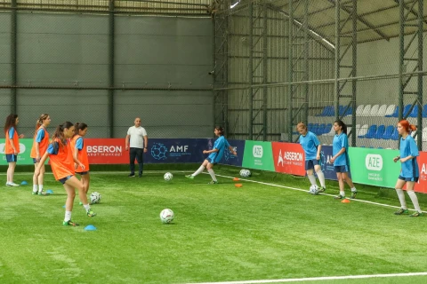 Xüsusi Olimpiya Komitəsinin qadınlardan ibarət komandası Fransada keçiriləcək turnirdə iştirak edəcək - FOTO