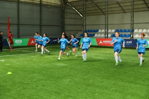 Xüsusi Olimpiya Komitəsinin qadınlardan ibarət komandası Fransada keçiriləcək turnirdə iştirak edəcək - FOTO