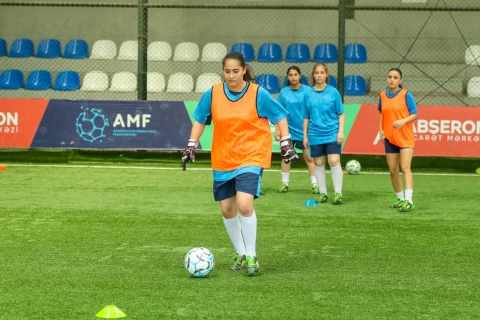 Xüsusi Olimpiya Komitəsinin qadınlardan ibarət komandası Fransada keçiriləcək turnirdə iştirak edəcək - FOTO
