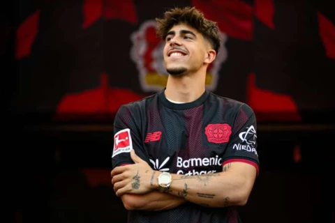 “Lion” cinah oyunçusunu “Bayer”ə satıb