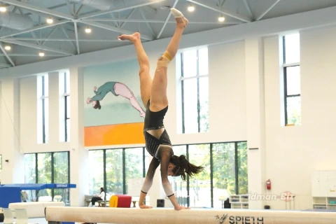 Kişi və qadın idman gimnastikası üzrə Bakı çempionatı keçirilir - FOTO