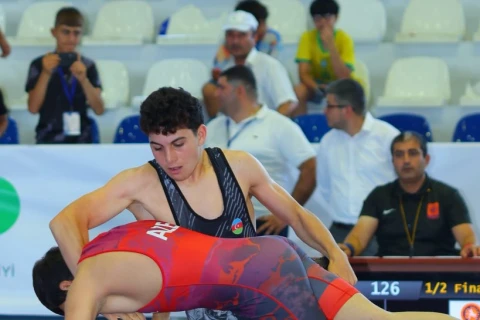 Məktəblilərin olimpiadasında ilk finalçılar bəlli oldu - FOTO
