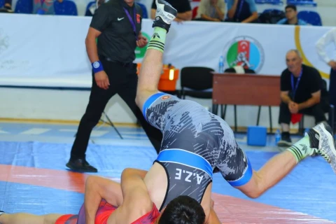 Məktəblilərin olimpiadasında ilk finalçılar bəlli oldu - FOTO
