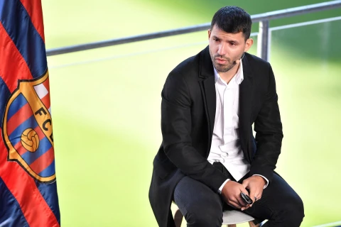 Кун Агуэро публично поддержал переход Альвареса в "Барселону"