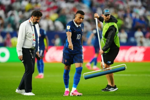 Mbappe İraqla oyunda “təmizlik nəzarətçisi” oldu - VİDEO