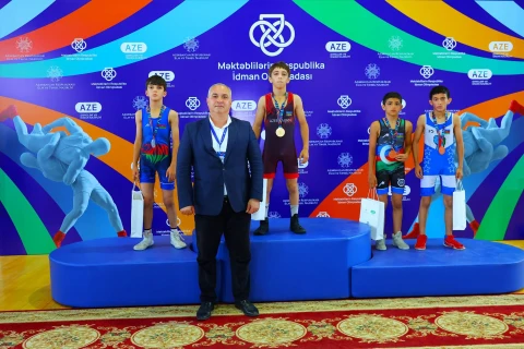 В Баку определились первые чемпионы Олимпиады школьников по греко-римской борьбе