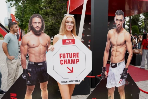 UFC döyüşçüləri Bakıda azarkeşlərin qarşısına çıxdılar