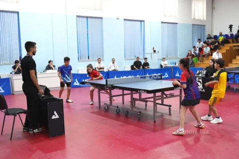 120-yə yaxın məktəblinin qatıldığı stolüstü tennis yarışından rəngarəng görüntülər - İDMAN.BİZ-in FOTOREPORTAJI + VİDEO