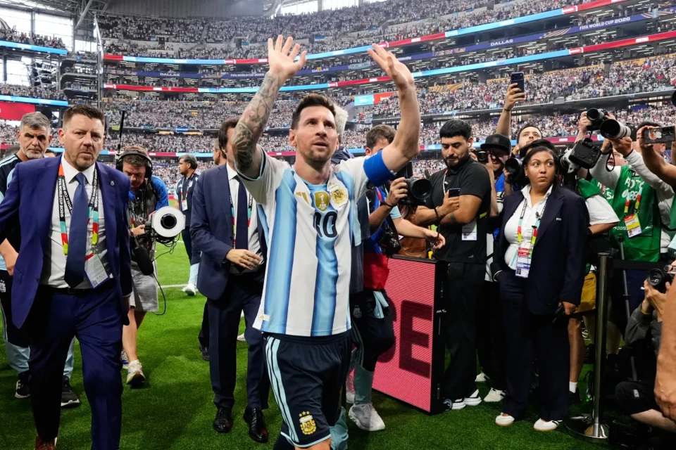Dünya çempionatının yeni rekordunun fonunda ad günü: Lionel Messi 39 yaşını qeyd edir