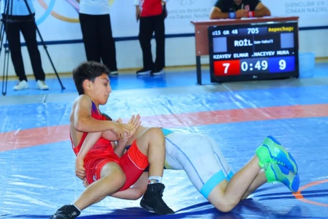 Məktəblilərin Respublika İdman Olimpiadasında güləş yarışları başa çatıb