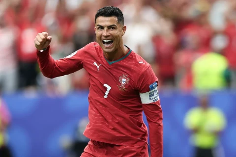 Michael Owen backs Cristiano Ronaldo after World Cup criticism