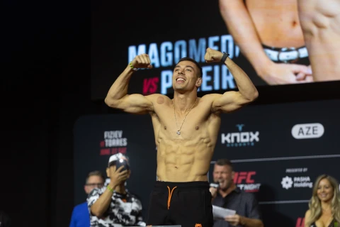 Азербайджанские бойцы встретились с соперниками перед UFC Baku