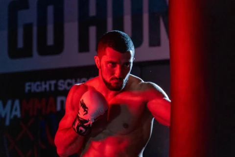 Фарман Гасанов уверенно одолел Эрика Нолана в дебютном поединке в UFC