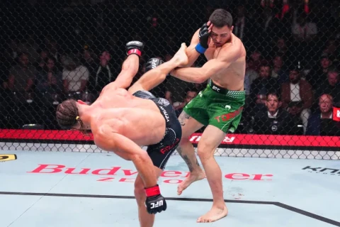 Рафаэль Физиев одержал победу нокаутом над Мануэлем Торресом на UFC Fight Night Baku - ВИДЕО