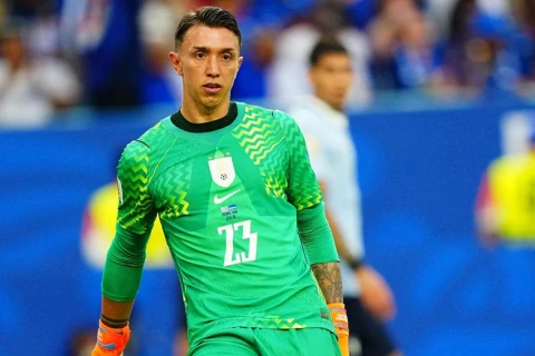 Uruqvayda futbolçulara sərt cəza: Xüsusi təyyarə ləğv olunub