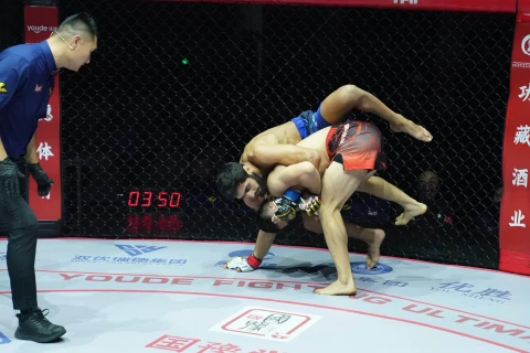 MMA döyüşçümüz Çində rəqibinə qalib gəlib - FOTO/VİDEO