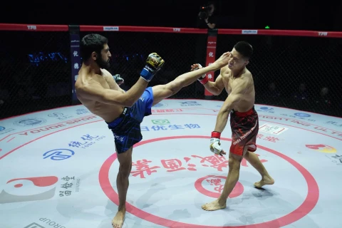 MMA döyüşçümüz Çində rəqibinə qalib gəlib - FOTO/VİDEO