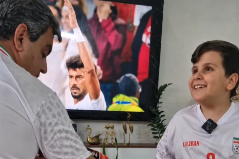 Ata görmə məhdudiyyətli oğluna İranın qol sevincini yaşatdı - VİDEO
