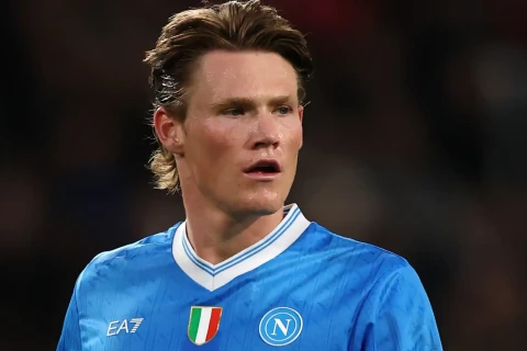 “Napoli” MakTomineyə yeni müqavilə təklif edəcək