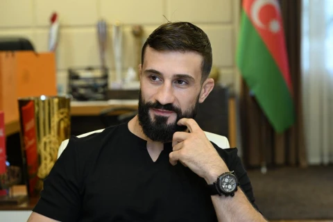 Fərid Qayıbov “UFC Fight Night” turnirində ölkəmizi təmsil etmiş idmançılarla görüşüb