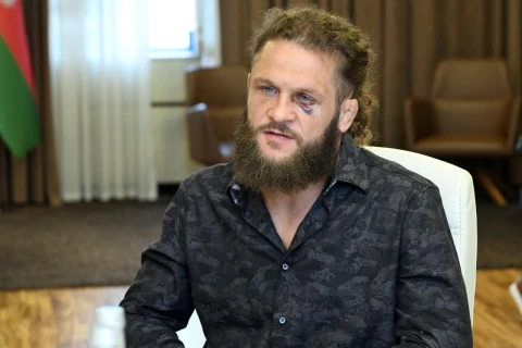 Fərid Qayıbov “UFC Fight Night” turnirində ölkəmizi təmsil etmiş idmançılarla görüşüb