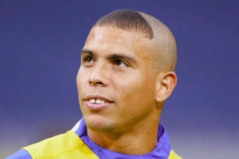 Ronaldo: “Bütün valideynlərdən 2002-ci ildəki saç düzümümə görə üzr istəyirəm”