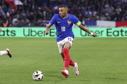 Mbappe DÇ-2026-nın bombardirləri siyahısında Messiyə çatıb