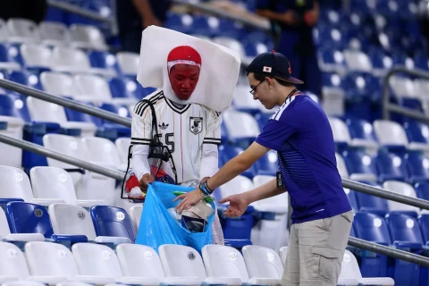 Yaponlar niyə oyundan sonra stadionu təmizləyirlər? - FOTO
