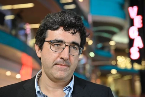 FİDE Vladimir Kramniki bir il müddətinə diskvalifikasiya edib