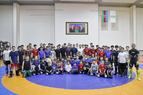 UFC döyüşçüsü Fərman Həsənov Naxçıvanda idmançılar üçün ustad dərsi keçib