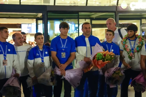 Cüdoçularımız Avropa çempionatından 10 medalla Vətənə qayıdıblar - FOTO