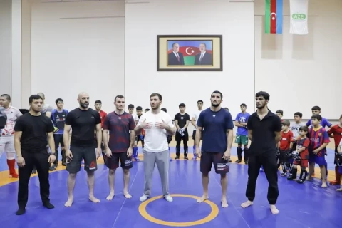 UFC döyüşçüsü Fərman Həsənov Naxçıvanda idmançılar üçün ustad dərsi keçib