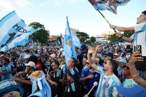 Argentina - Kabo-Verde matçında azarkeşlər arasında insident - VİDEO