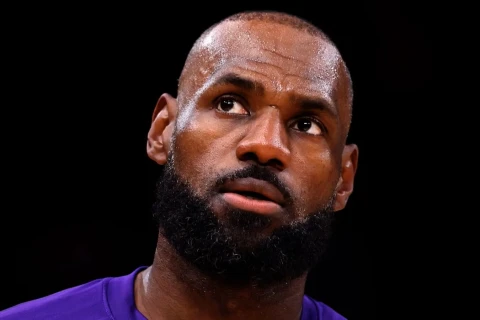 “Minnesota Timbervulvz” Lebron Ceymsə cəsarətli təkliflə müraciət edib