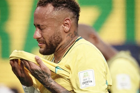 Neymar göz yaşlarına boğuldu, Vinisius və Rafinya təsəlli verdi - FOTO