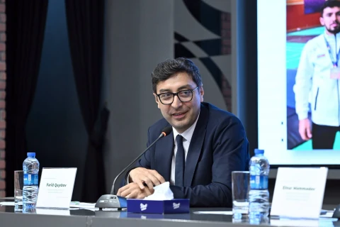 Nazir ölkəmizi beynəlxalq yarışlarda uğurla təmsil etmiş idmançılarla görüşüb